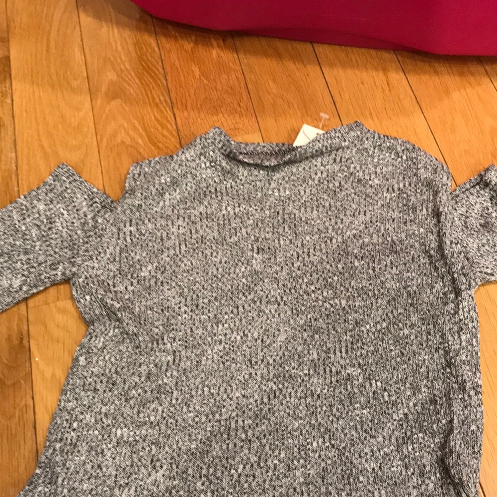 Pinc Premium peek shoulder light sweater